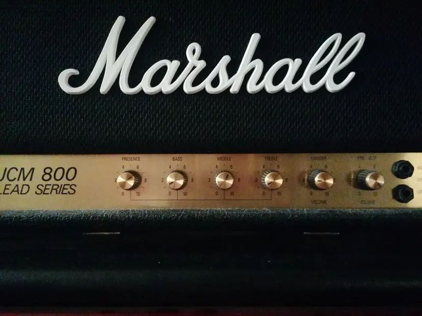 Marshall JCM 800 LEAD SERIES ディストーション 1i7chn2j6na.jpg