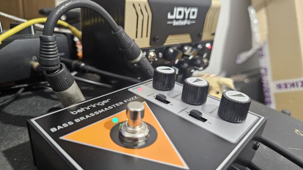 Behringer Brassmaster Fuzz + Joyo bantamp METEOR II NAM Profiles