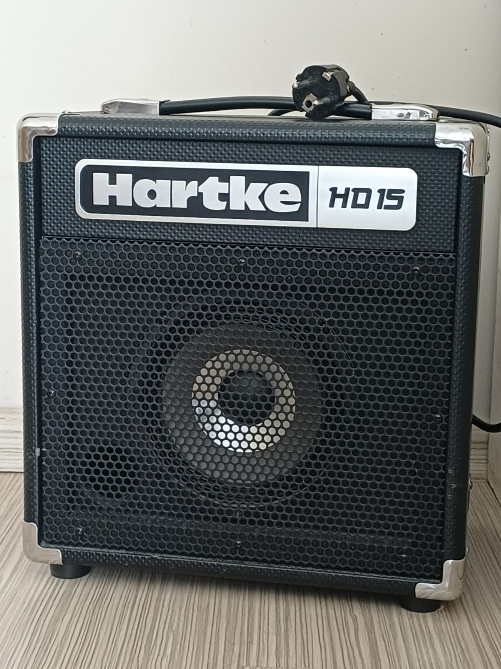 Hartke HD15 Bass Amp NAM Profiles by @alabakar31